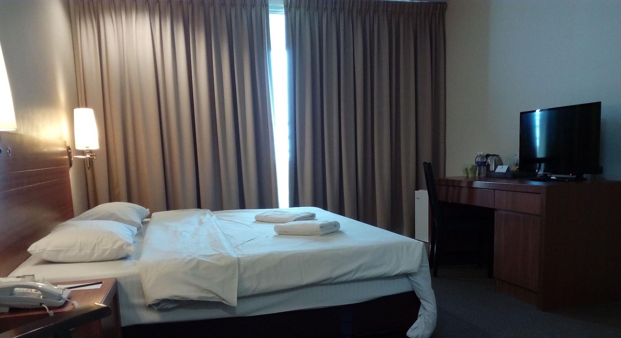 Hotel Traders 2*